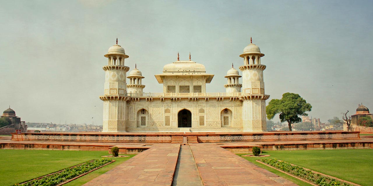 Itimad-ud-Daulah's Tomb, Agra